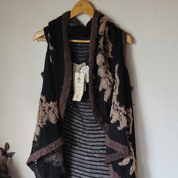 Fleur de Lis Made Italy Collection Black and Tan Wool  Puffer Cardigan Size S - Picture 2 of 10